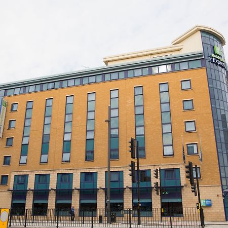 Holiday Inn Express London Stratford, An Ihg Hotel Exterior foto