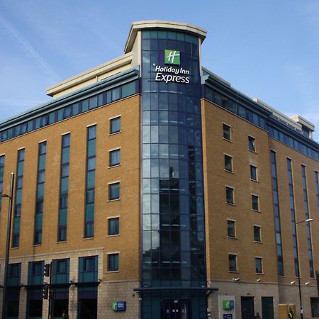 Holiday Inn Express London Stratford, An Ihg Hotel Exterior foto