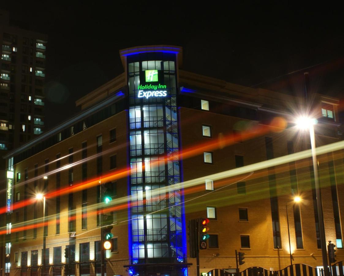 Holiday Inn Express London Stratford, An Ihg Hotel Exterior foto